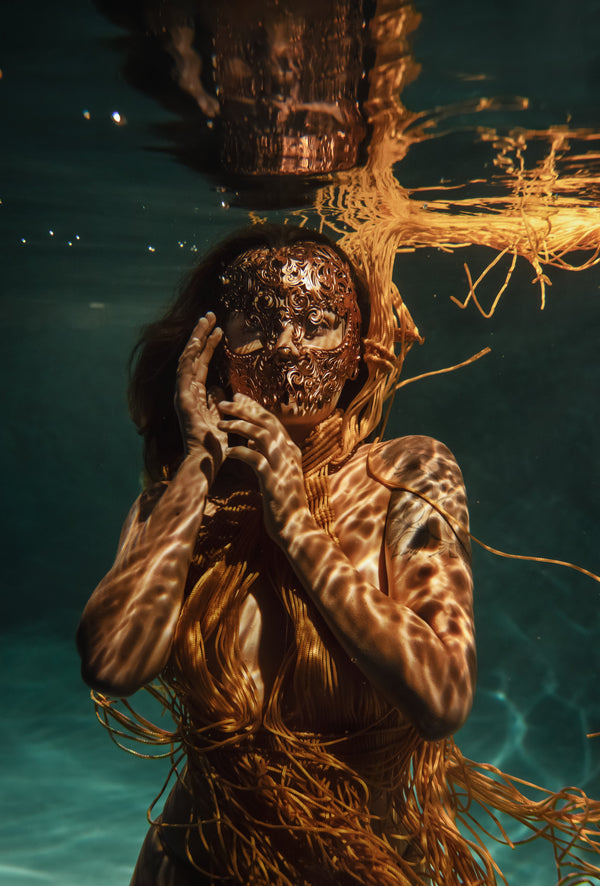 Ric Lewis & Kayla Douglas: Underwater Portrait Shoot with Outex