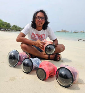 Indonesian travel photographer Ranar Pradipto shooting with Outex waterproof camera housing in Indonesia